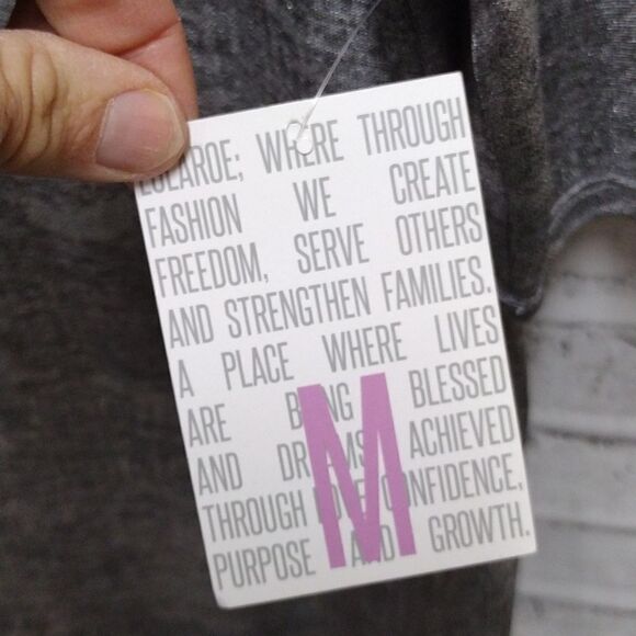 Lularoe top - Picture 3 of 4